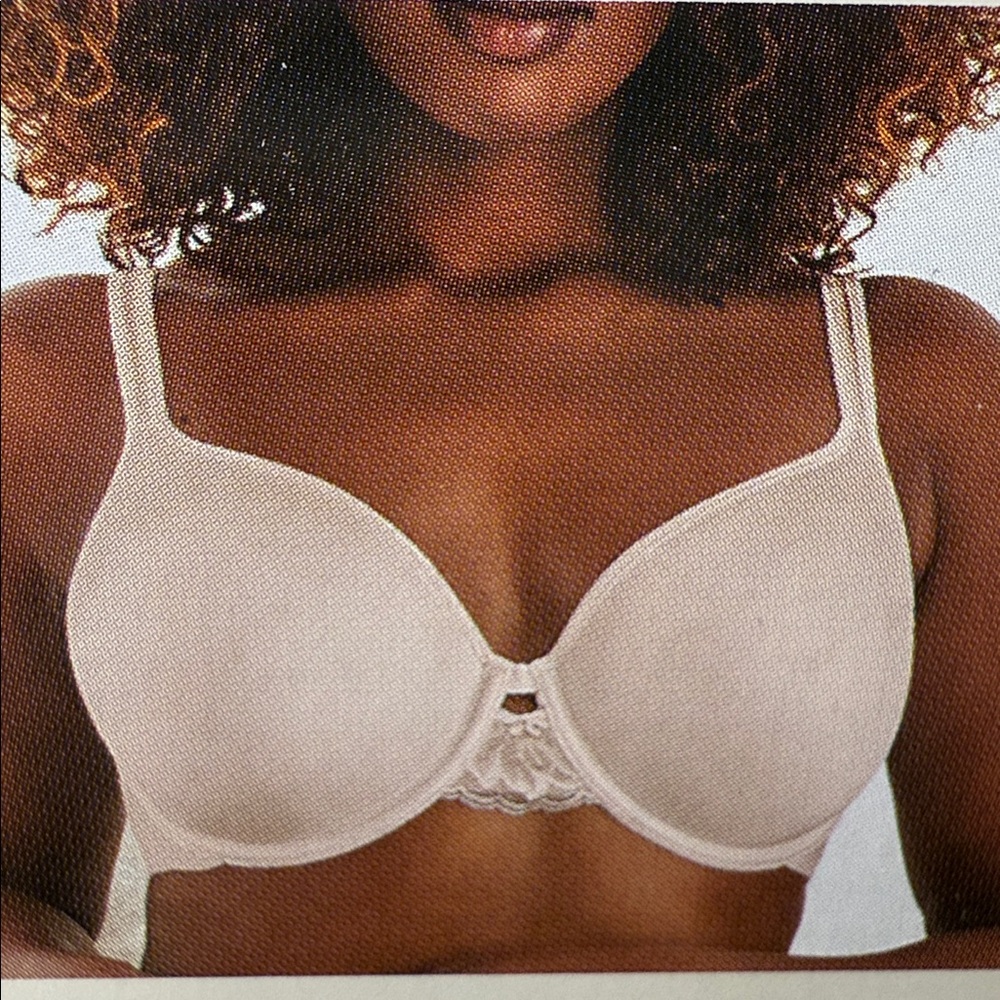 Bali Smoothing Underwire No-Slip Straps Bra
